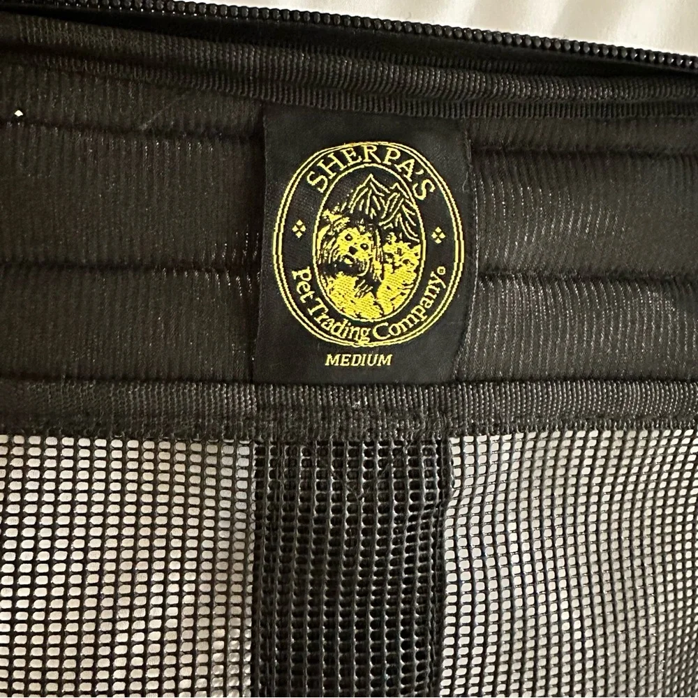 Sherpa Original Deluxe Airline-Approved Dog & Cat Carrier Bag, Black, Medium